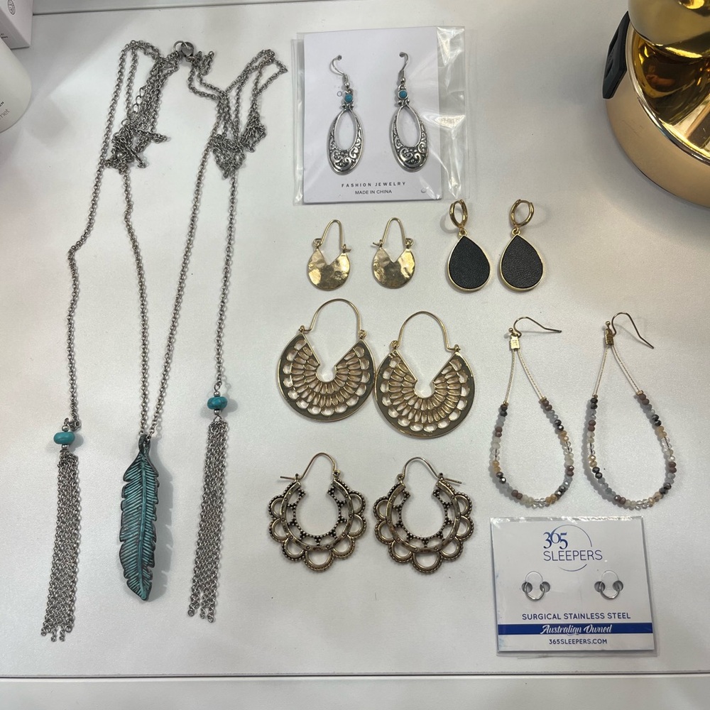 ⚡️ 4/$20 Earring Bundle with Freebie Necklace